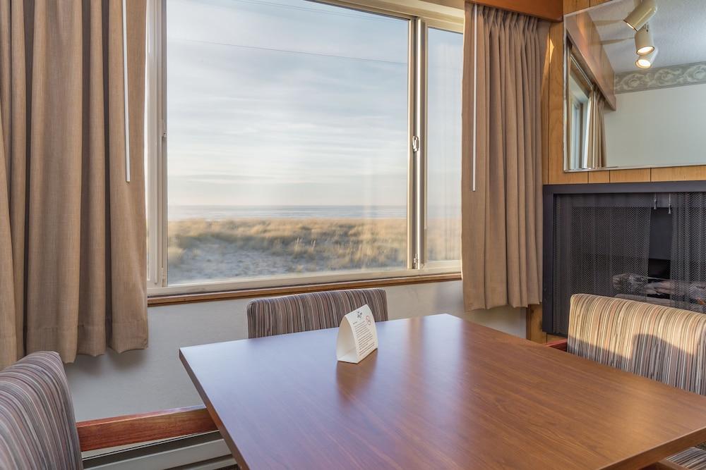 Ebb Tide Oceanfront Inn ซีไซด์ ภายนอก รูปภาพ